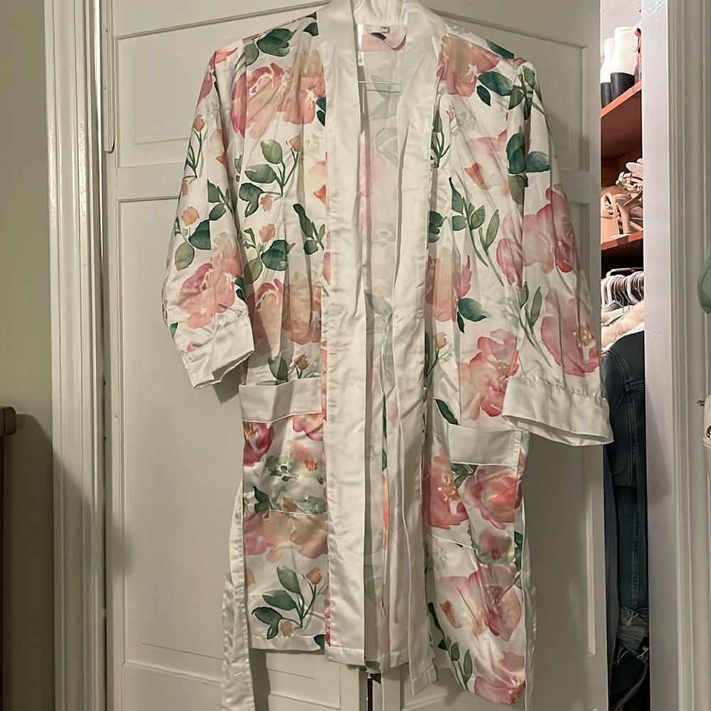 Floral bridesmaid/wedding robe